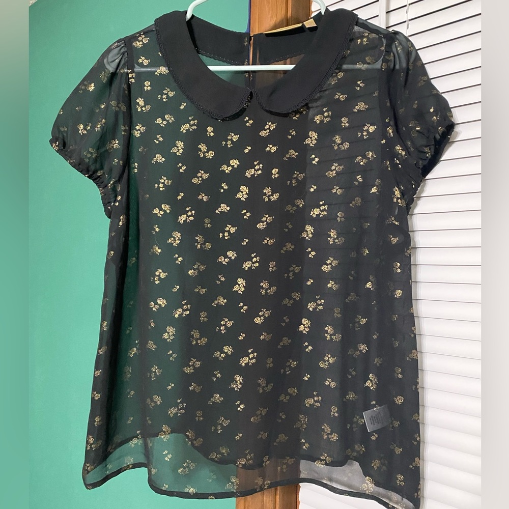Vera Wang sheer collared top